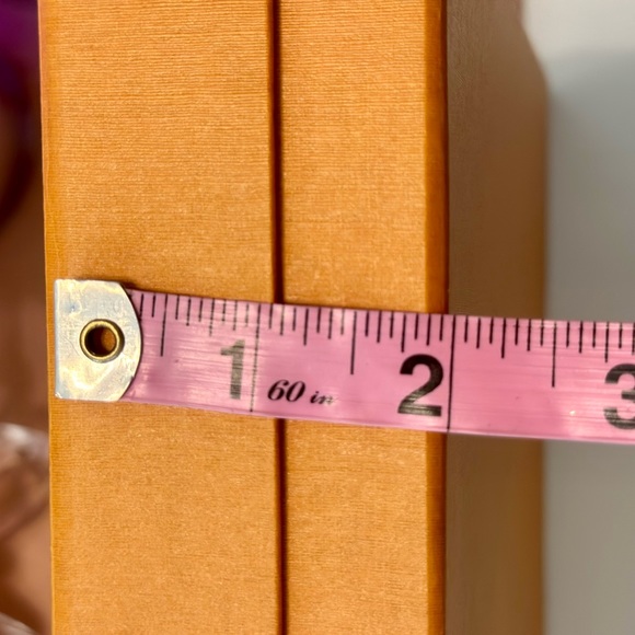 Louis Vuitton Magnetic Closure Box - Picture 8 of 10